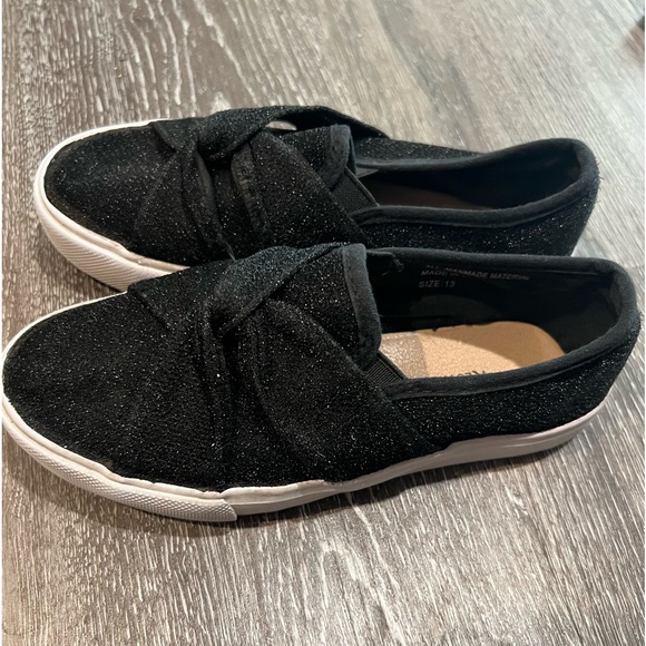 Girls size 13 💕 Metallic Shimmer Slip On Shoes - Picture 2 of 4